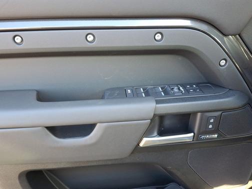 2025 Land Rover Defender X