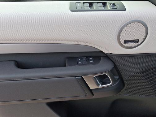 2026 Land Rover Discovery Tempest Edition