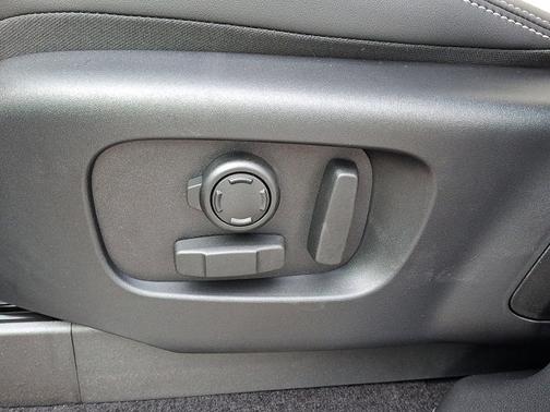 2026 Land Rover Discovery Tempest Edition