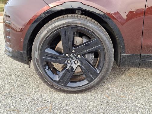 2026 Land Rover Discovery Tempest Edition