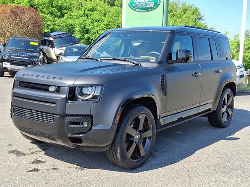 2025 Land Rover Defender X-Dynamic SE