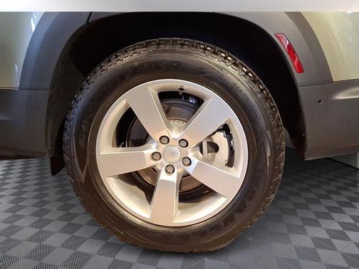 2024 Land Rover Defender S