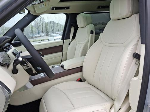 2025 Land Rover Range Rover SE