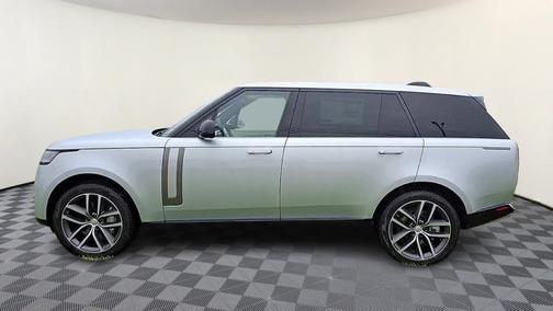 2025 Land Rover Range Rover SE