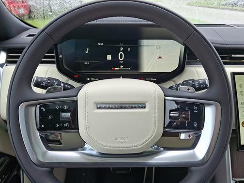 2025 Land Rover Range Rover SE