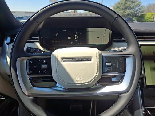 Santorini Black Metallic - 1AG 2026 Land Rover Range Rover SE