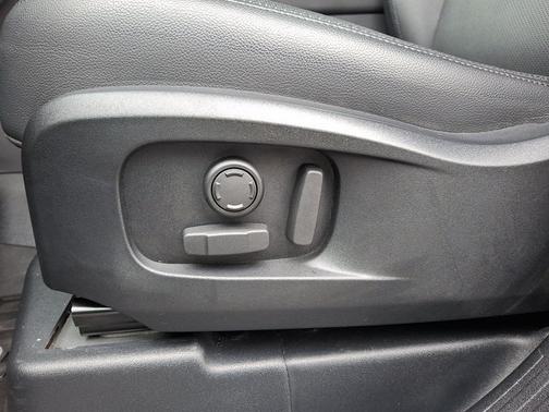 2024 Land Rover Defender X-Dynamic SE