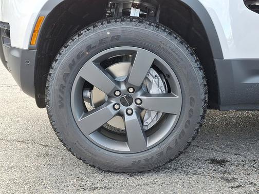 2026 Land Rover Defender S