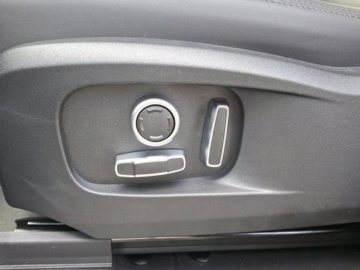 2026 Land Rover Defender S