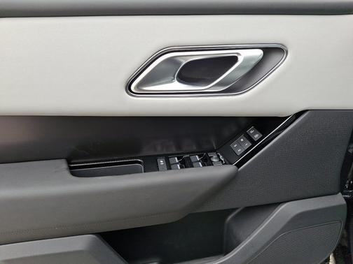 Varesine Blue Metallic - 1EH 2026 Land Rover Range Rover Velar Dynamic SE