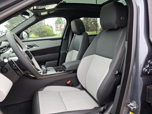 Varesine Blue Metallic - 1EH 2026 Land Rover Range Rover Velar Dynamic SE