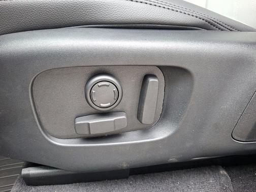 Varesine Blue Metallic - 1EH 2026 Land Rover Range Rover Velar Dynamic SE