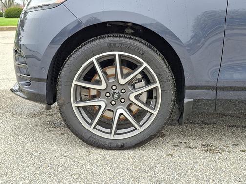 Varesine Blue Metallic - 1EH 2026 Land Rover Range Rover Velar Dynamic SE