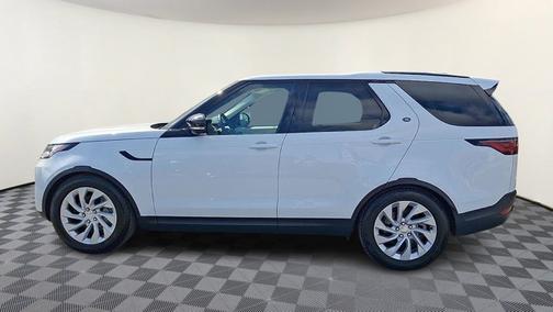 Fuji White - 1AA 2026 Land Rover Discovery S