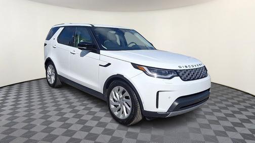 Fuji White - 1AA 2026 Land Rover Discovery S