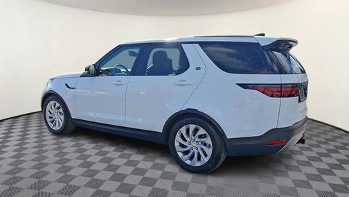 Fuji White - 1AA 2026 Land Rover Discovery S