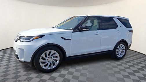 Fuji White - 1AA 2026 Land Rover Discovery S