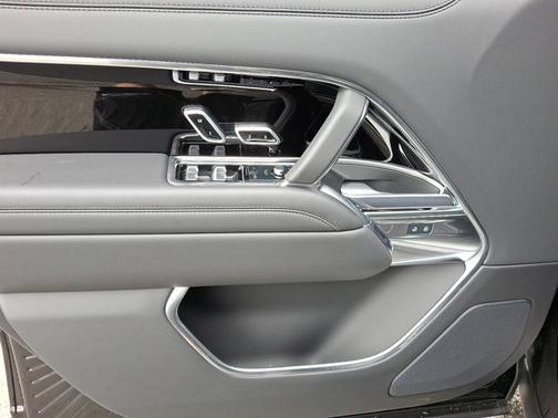 2024 Land Rover Range Rover SE
