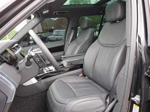 2024 Land Rover Range Rover SE