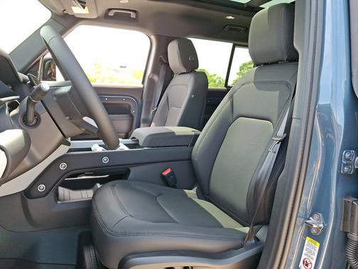 Tasman Blue Metallic - 1DL 2026 Land Rover Defender X-Dynamic SE