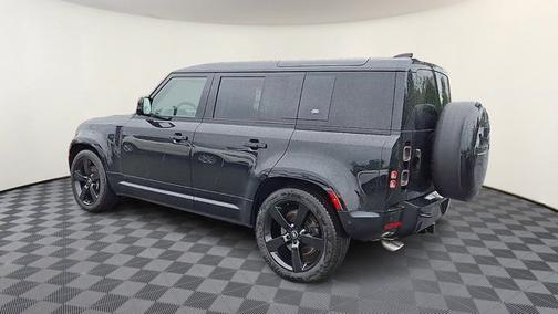 2024 Land Rover Defender V8