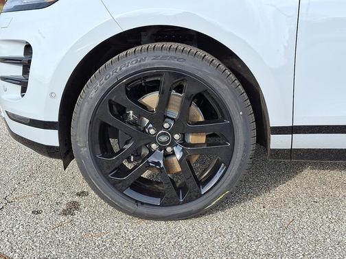 2026 Land Rover Range Rover Evoque Dynamic SE