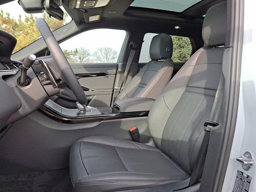 2026 Land Rover Range Rover Evoque Dynamic SE