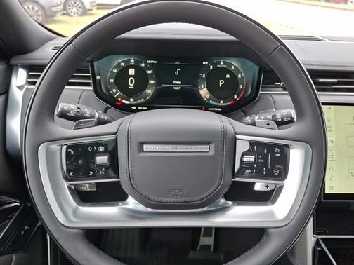 2025 Land Rover Range Rover SE