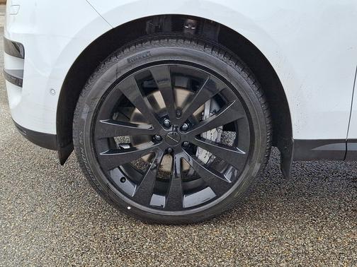 Fuji White - 1AA 2026 Land Rover Range Rover Sport SE