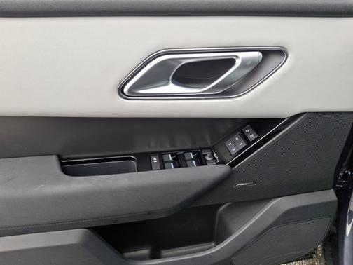 2025 Land Rover Range Rover Velar Dynamic SE