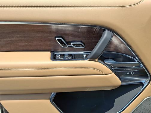 2025 Land Rover Range Rover Autobiography