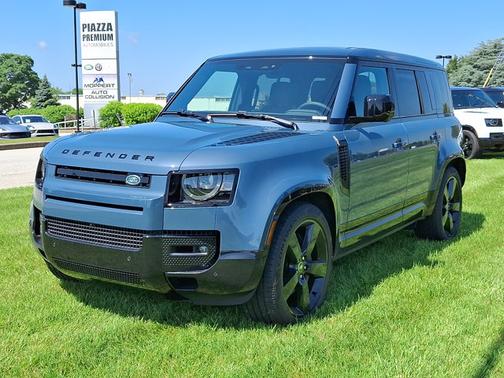 2025 Land Rover Defender X-Dynamic SE