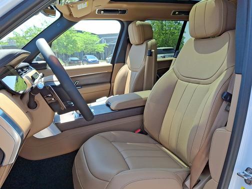 2025 Land Rover Range Rover SE