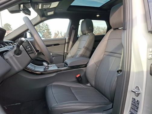 2026 Land Rover Range Rover Evoque Dynamic SE