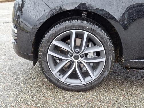 2026 Land Rover Range Rover SE