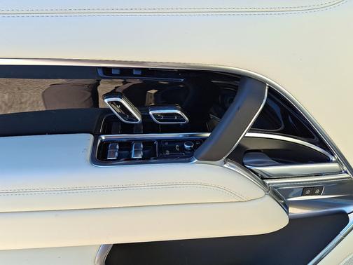 2026 Land Rover Range Rover SE