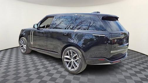 2025 Land Rover Range Rover SE