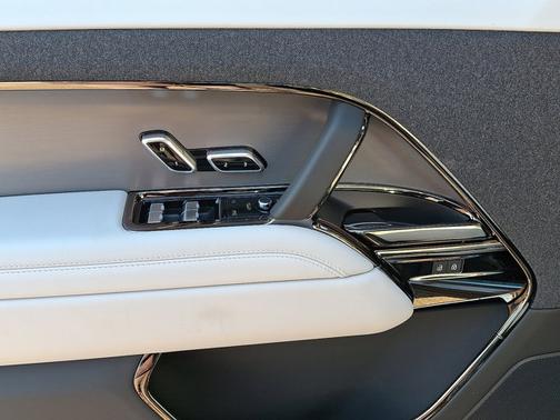 2026 Land Rover Range Rover Sport SE