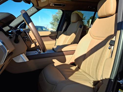 2026 Land Rover Range Rover SE