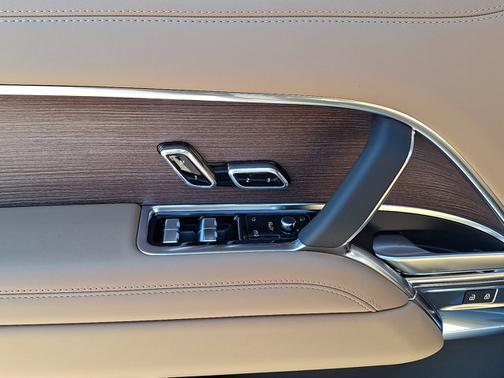 2026 Land Rover Range Rover SE