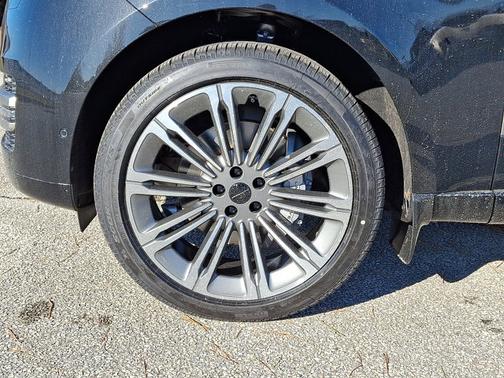 2026 Land Rover Range Rover SE