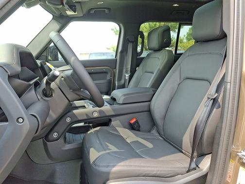 2025 Land Rover Defender S