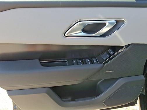 2026 Land Rover Range Rover Velar Dynamic SE