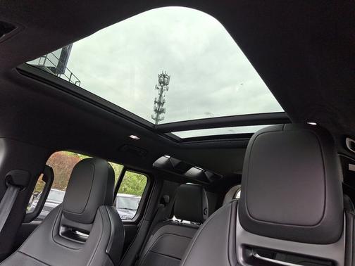 Charente Grey Premium Metallic - 1DN 2026 Land Rover Defender OCTA
