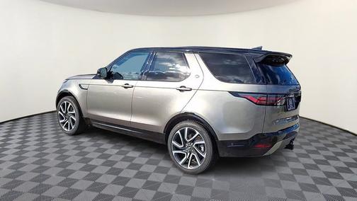 2024 Land Rover Discovery Dynamic SE