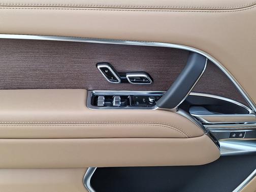 2026 Land Rover Range Rover SE