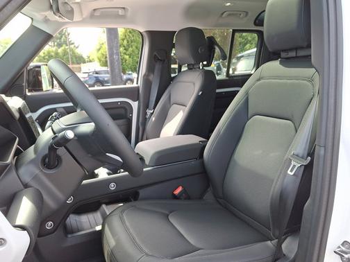 2025 Land Rover Defender S
