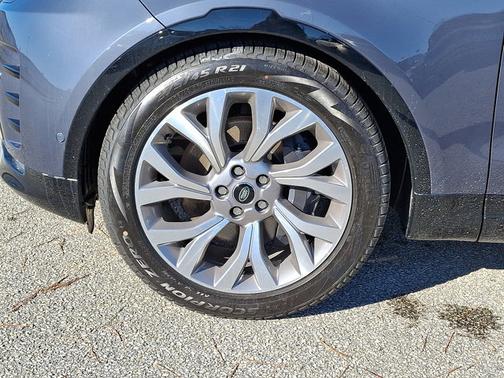 2026 Land Rover Discovery Tempest Edition