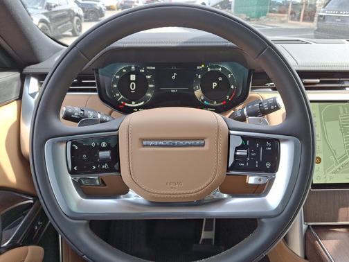 2025 Land Rover Range Rover SE