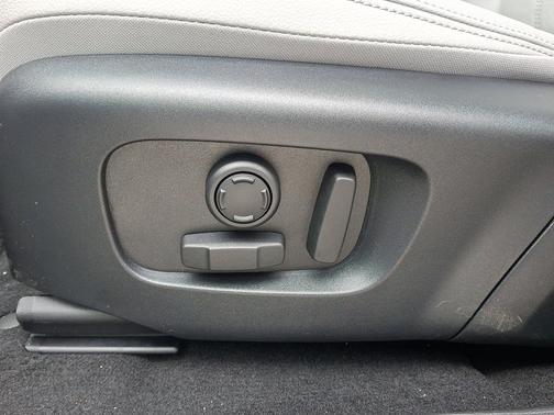 2026 Land Rover Range Rover Evoque Core S